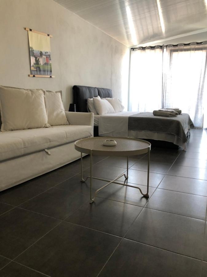 Glykanisos Suites Néa Péramos Exterior foto