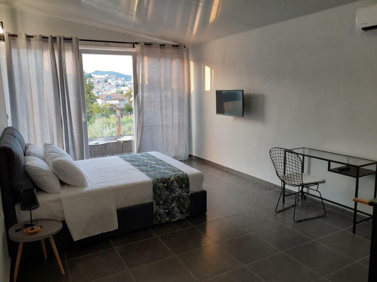 Glykanisos Suites Néa Péramos Exterior foto